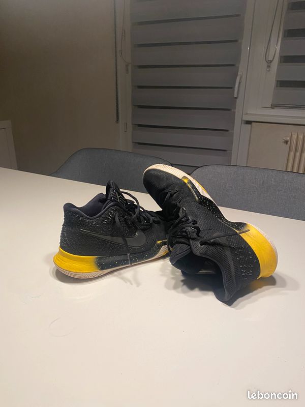 Kyrie black yellow Chaussures