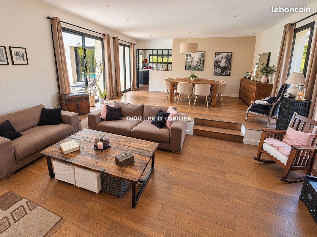 Maison 8 pièces 247 m² · à Thouaré-sur-Loire · 247 m² · 925 000 €