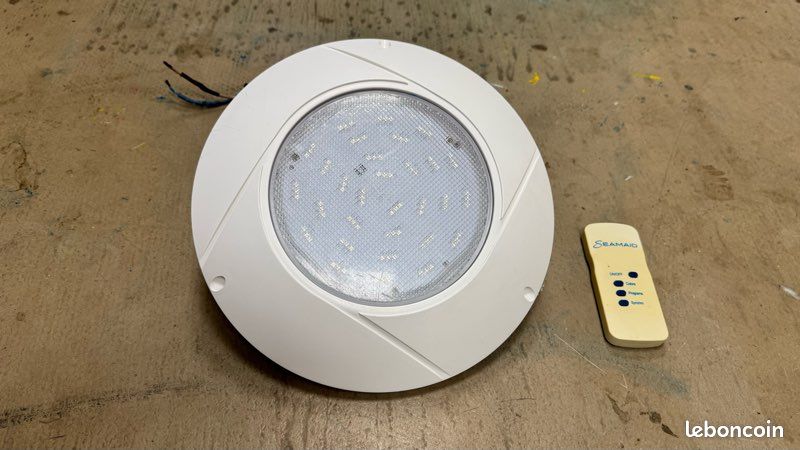 Projecteur LED Couleurs Piscine Seamaid RGB 30 cm Ø290 + Télécommande – Spot Piscine 16W (image 1)