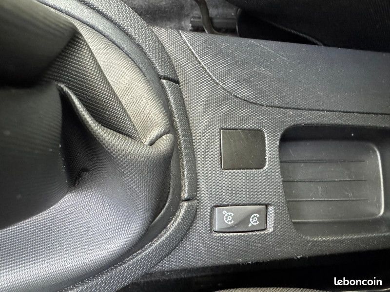 Renault CLIO IV 1.2 16V 75CH ESSENCE CRIT AIR 1 (image 4)
