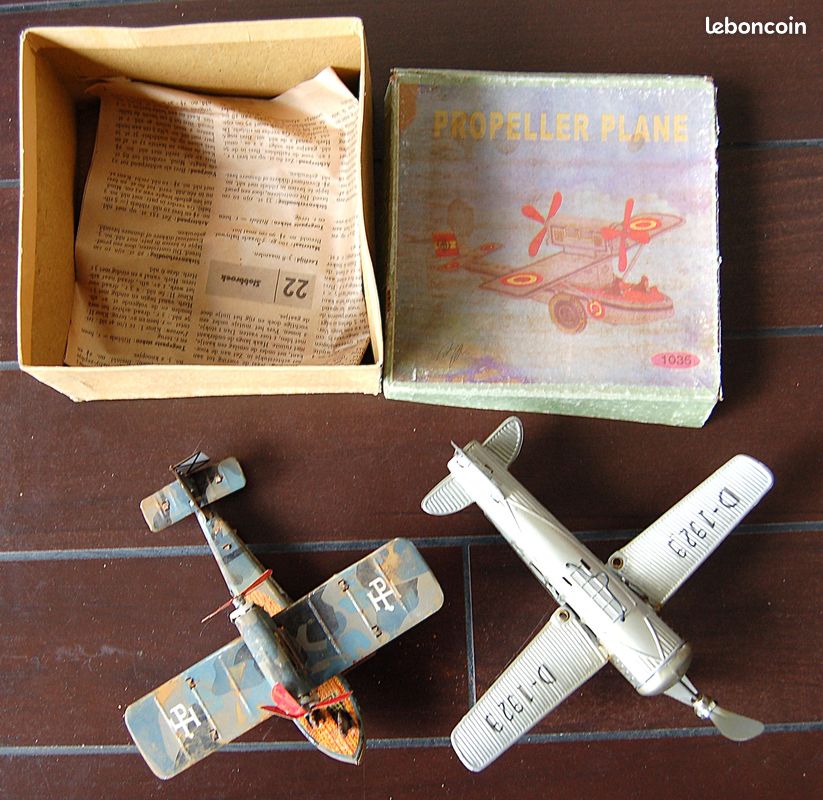 ANCIEN AVION TOLE AQUILON FABRICATION BOURNAY FRANCE JOUET JEU ENFANT