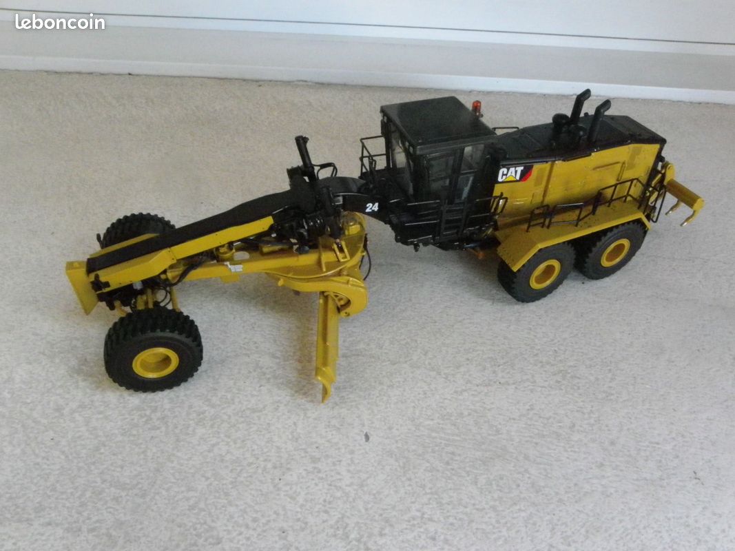 Bulldozer miniature Caterpillar - Collection