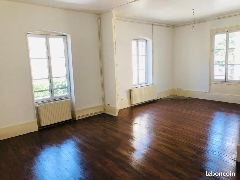 Appartement 4 pièces 107 m² · à Mâcon · 107 m² · 695 €/mois