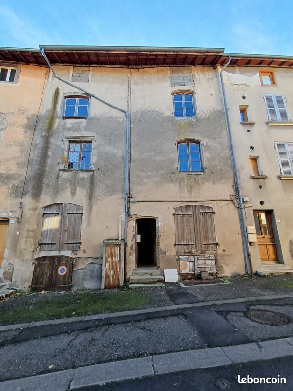 Immeuble 8 pièces 210 m² · à Courpière · 210 m² · 27 200 €