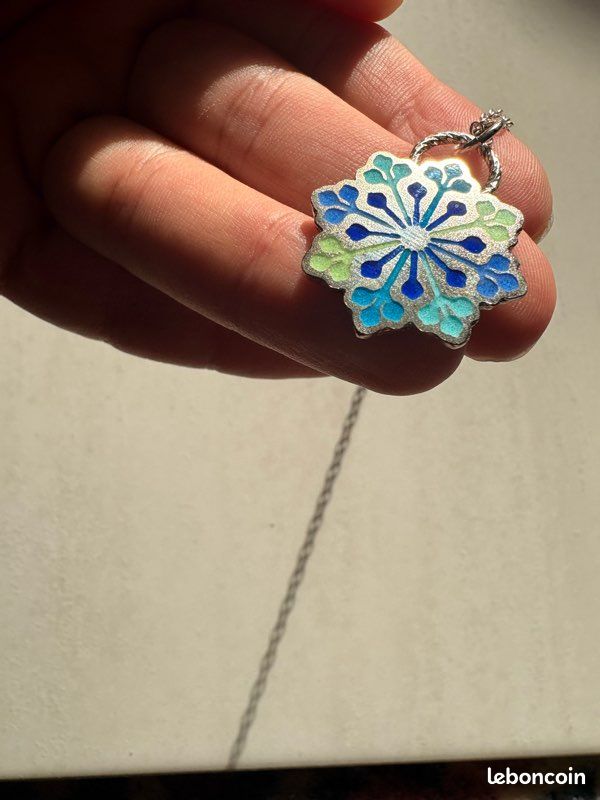 Collier Plastron Unique Fait Main En Tissu Bleu - NEUF Sans Emballage