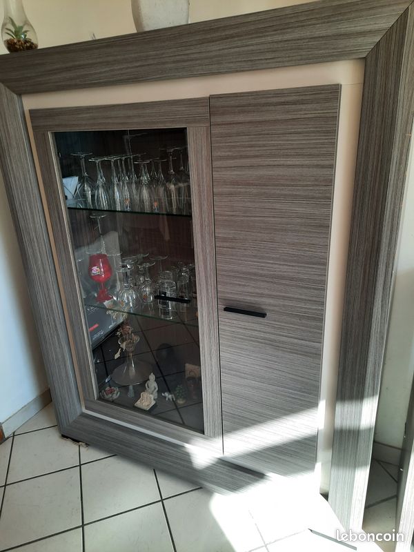 Vitrine (image 1)