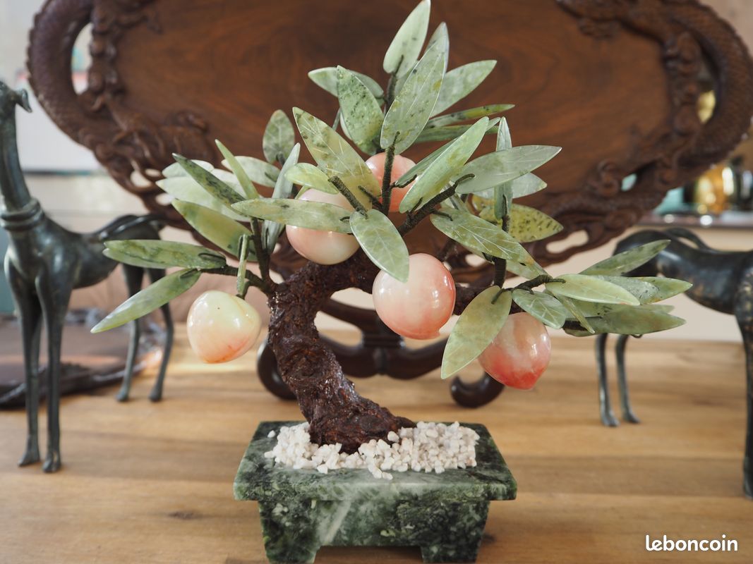 Superbe Statuette Orange Ancienne En Jade Et Quartz Sculptée à La Main – Pièce Rare Et Unique
