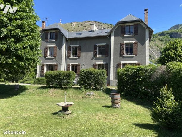 Maison 15 pièces 335 m²