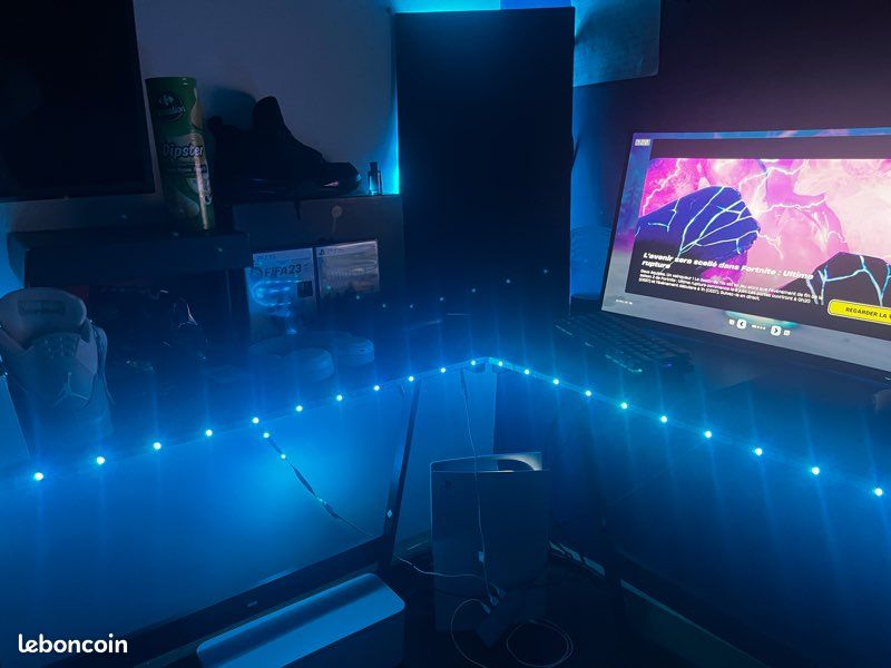 Ps5 set up (bureau led , clavier logitech , souris logitech manette edge tv Sony 4K et écran msi 27 pouces incurvé 160 Hertz jeu battlefield6 fifa 23) (image 1)