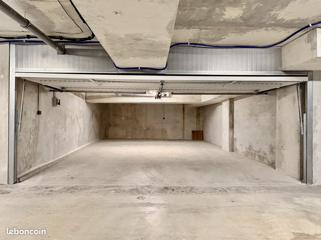 Parking 57 m² · à Èze · 57 m² · 212 000 €