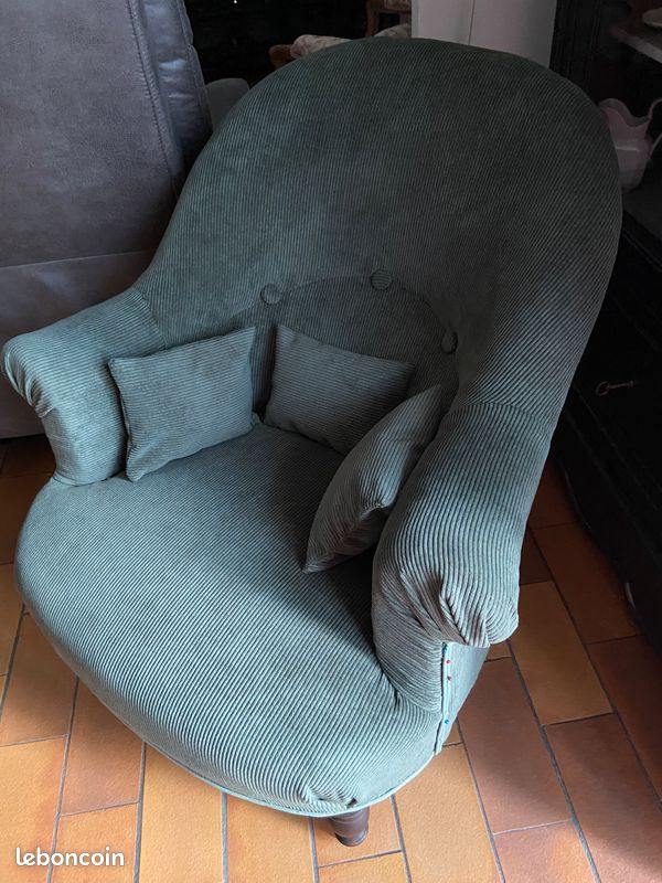 Fauteuil crapaud entièrement restauré (image 5)