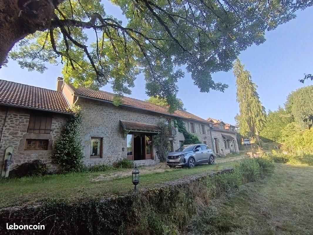 Maison 9 pièces 323 m² · à Ambazac · 323 m² · 268 000 €
