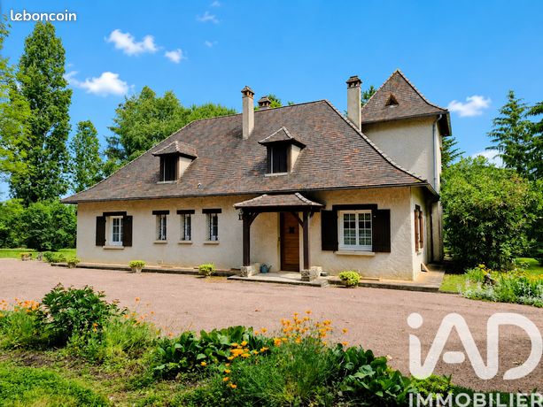 Propriété 7 pièces 192 m²