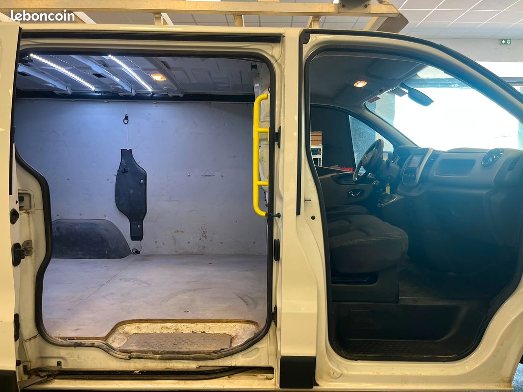 Renault Trafic III 1.6 DCi 120 clim gps galerie (image 3)