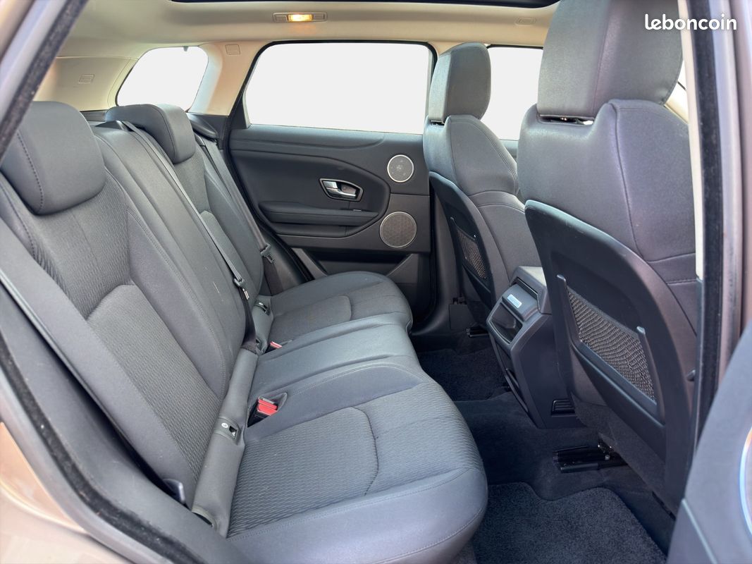 LAND ROVER RANGE ROVER EVOQUE eD4 150 BVM SE (image 17)