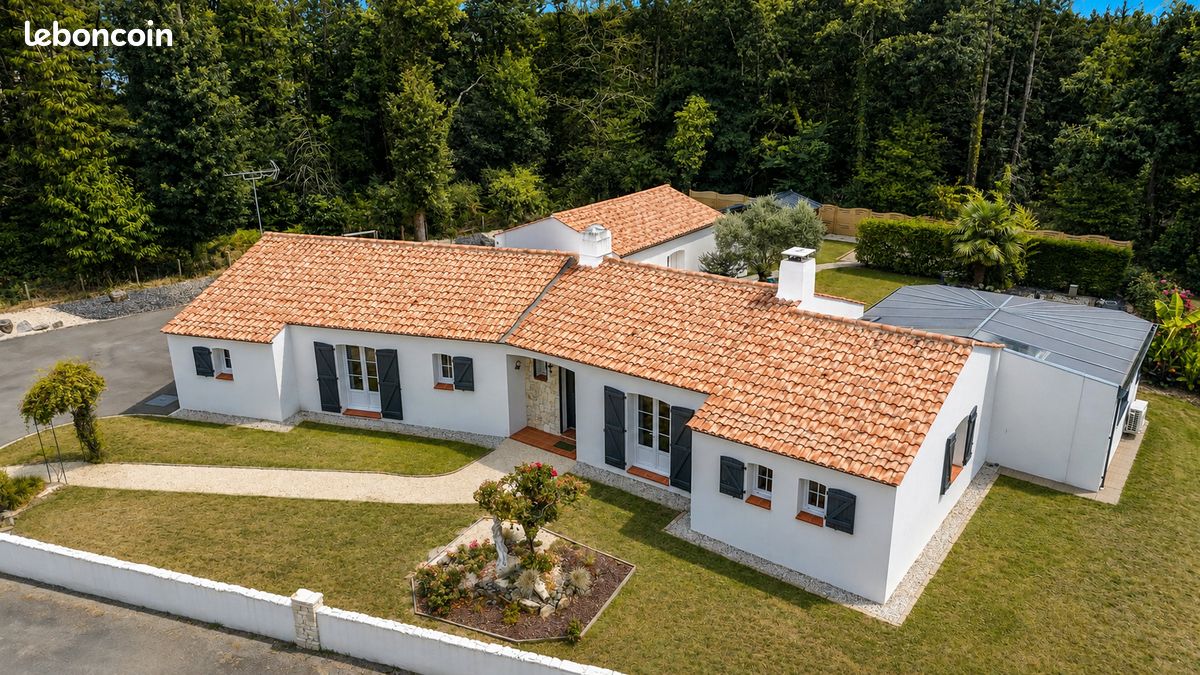 Maison 8 pièces 209 m² · à La Garnache · 209 m² · 517 275 €