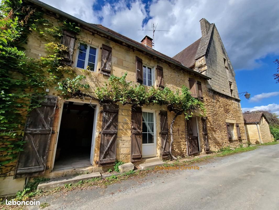 Maison 8 pièces 220 m² · à Sergeac · 220 m² · 265 000 €