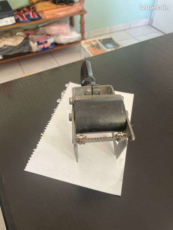 Un porte rouleaux de scotch pour emballage (image 3)