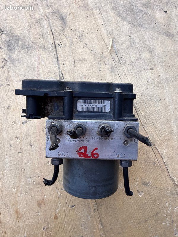 Bloc ABS Bosch 0265231486 Peugeot 307 HDi 110 Phase 2 Réf 9649988280 (image 1)