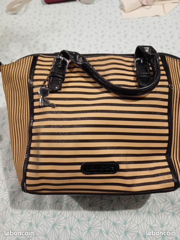 Sac à Main Marque Lollipops - Modèle Cœur En Marron - Occasion