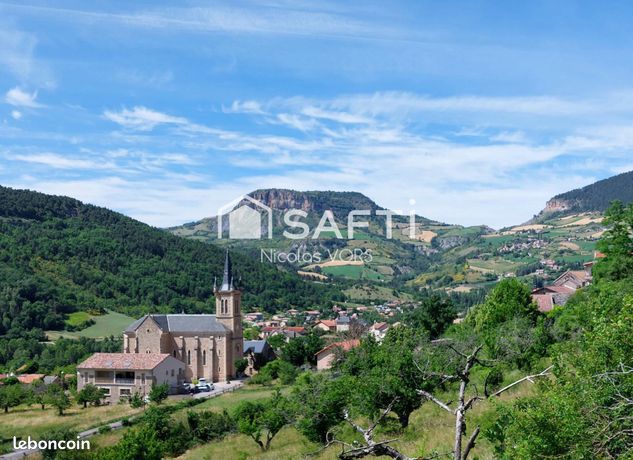 Terrain 1300 m² LA CRESSE