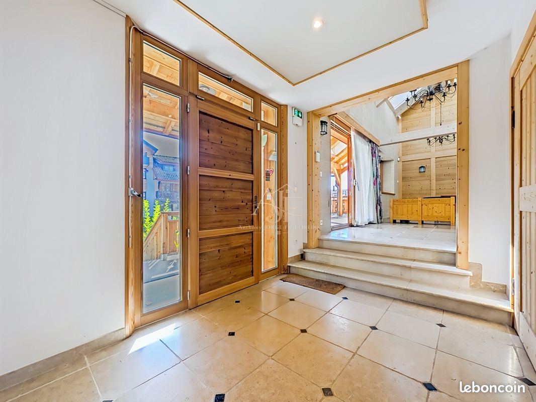 Maison 6 pièces 236 m² · à Champanges · 236 m² · 595 000 €