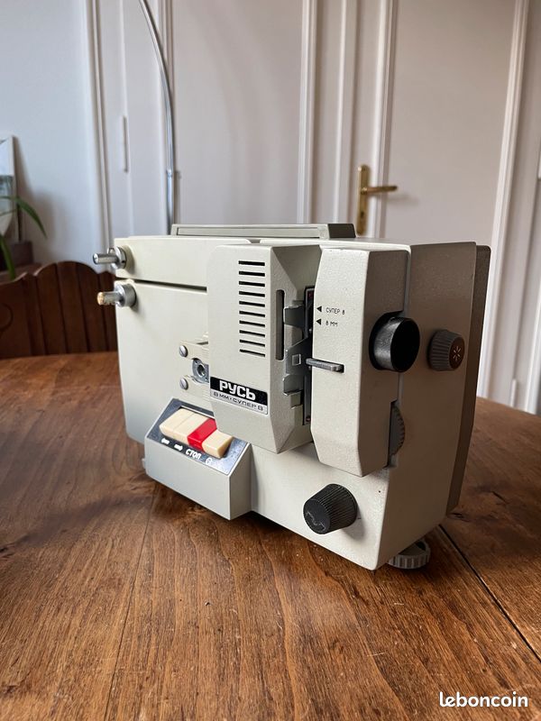 Projecteur De Film 8 Mm – Revere Modèle 85 – Vintage Et En Bon état De Fonctionnement