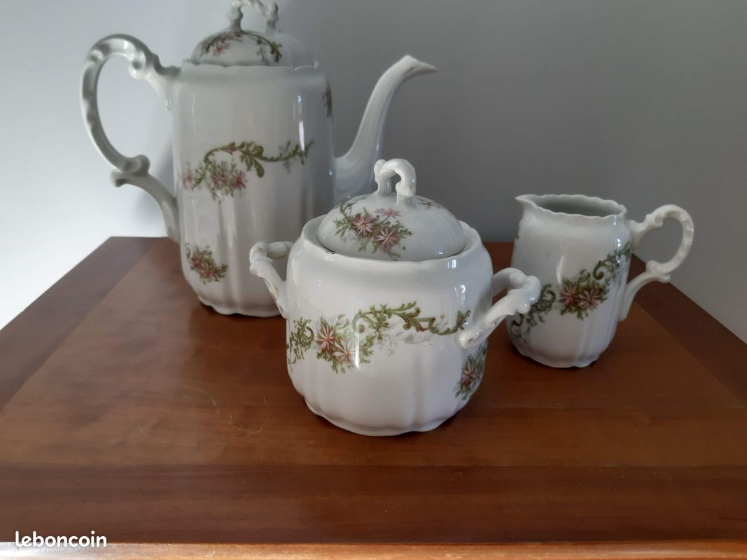 Service à café en porcelaine fine de Limoges-25 pièces (image 2)