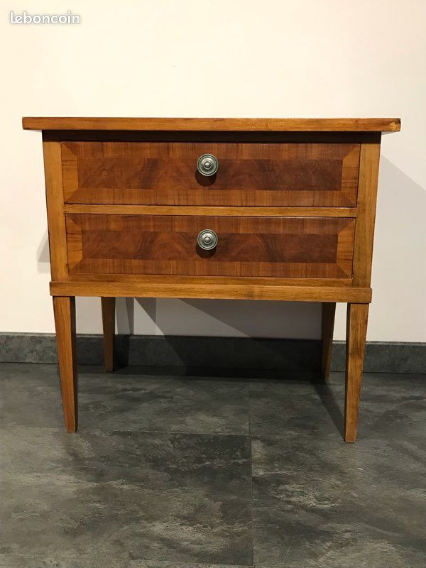Table de chevet en bois marqueté à 2 tiroirs (image 6)