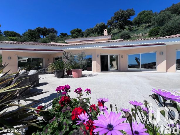 Maison 6 pièces 320 m²