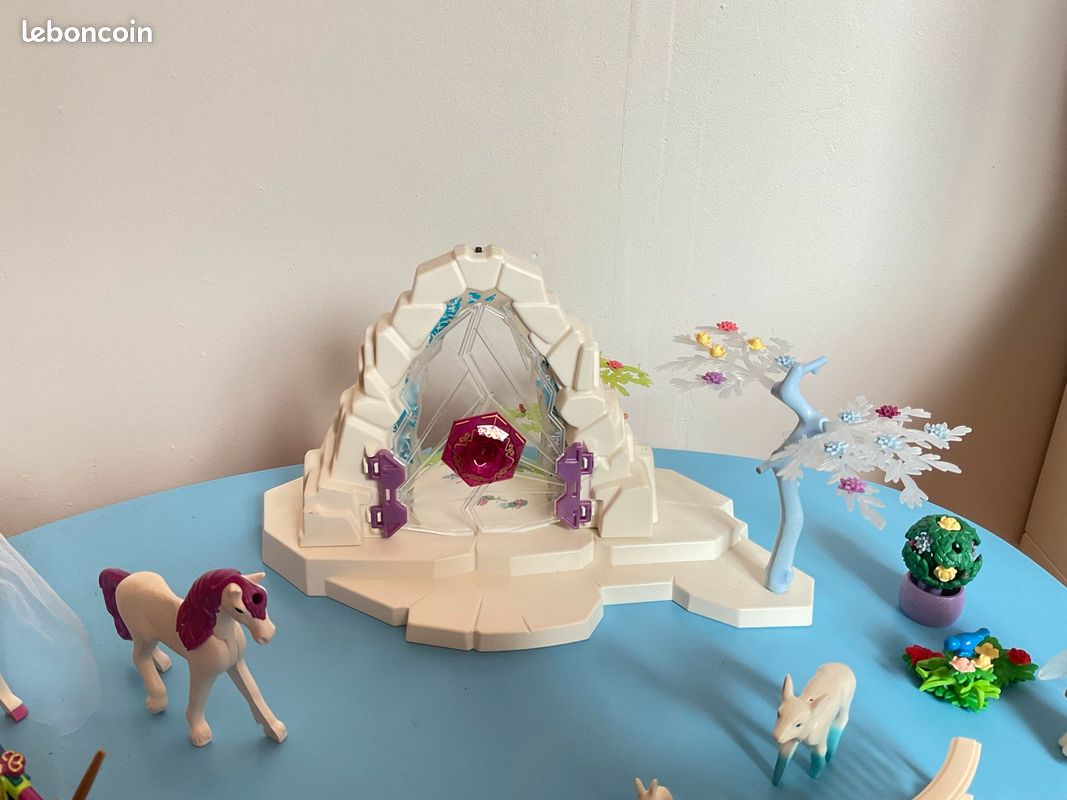 Playmobil lot (image 2)