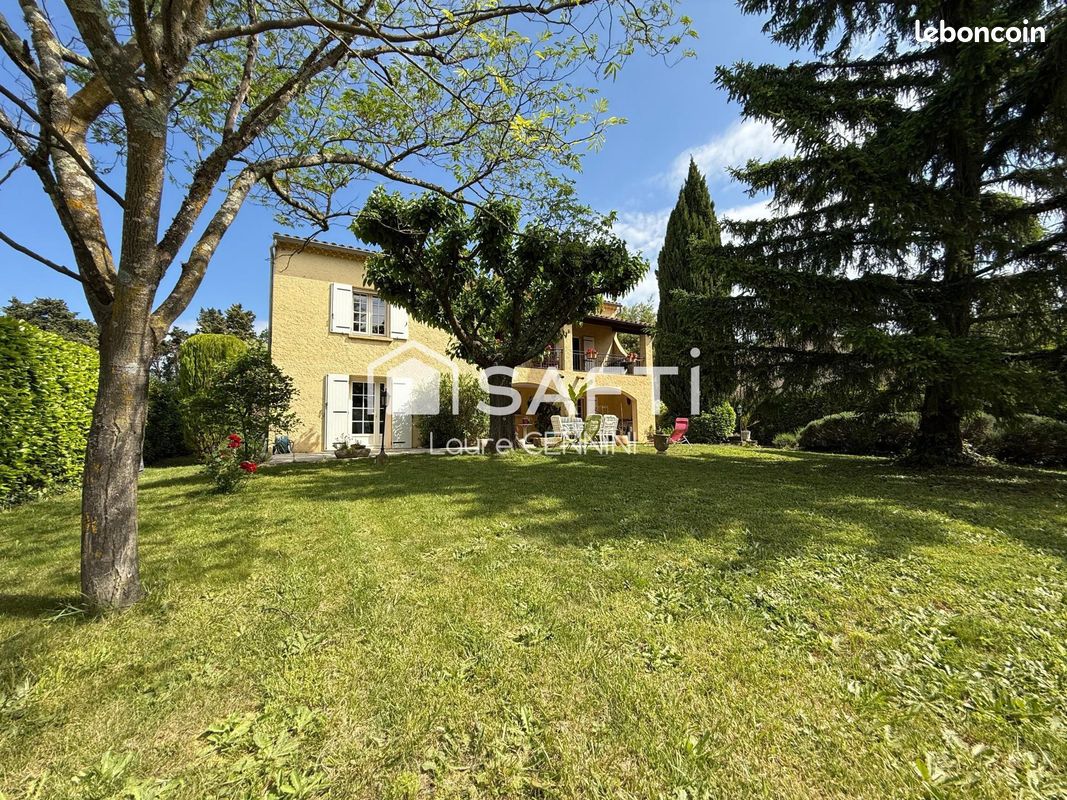 Maison 8 pièces 197 m² · à Richerenches · 197 m² · 465 000 €