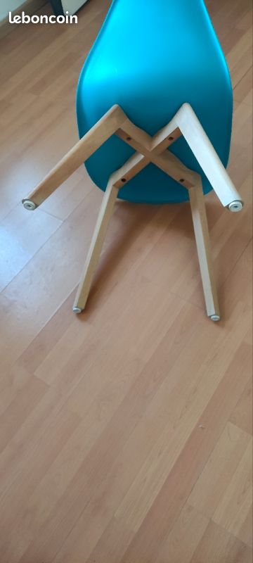 Chaise type scandinave (image 3)