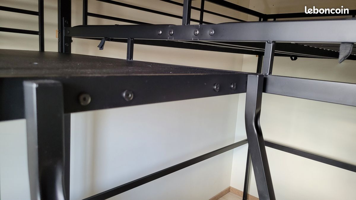 Lit mezzanine (image 9)