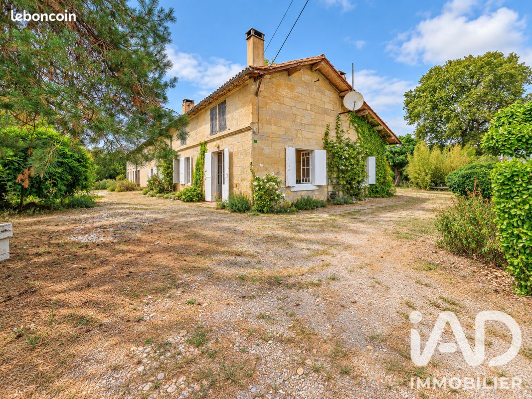 Maison 12 pièces 310 m² · à Camps-sur-l'Isle · 310 m² · 159 000 €