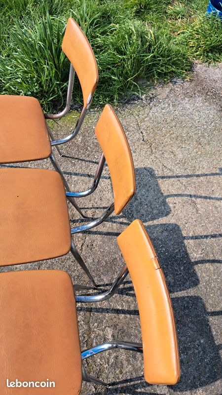 Lot de 04 chaises vintage (image 3)