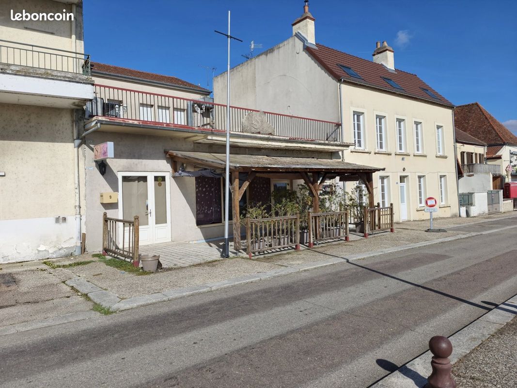 Maison 13 pièces 413 m² · à Dole · 413 m² · 378 000 €