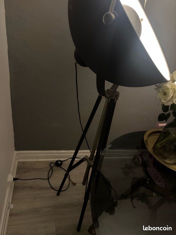 Lampadaire Trepied en Métal Noir mat (image 2)