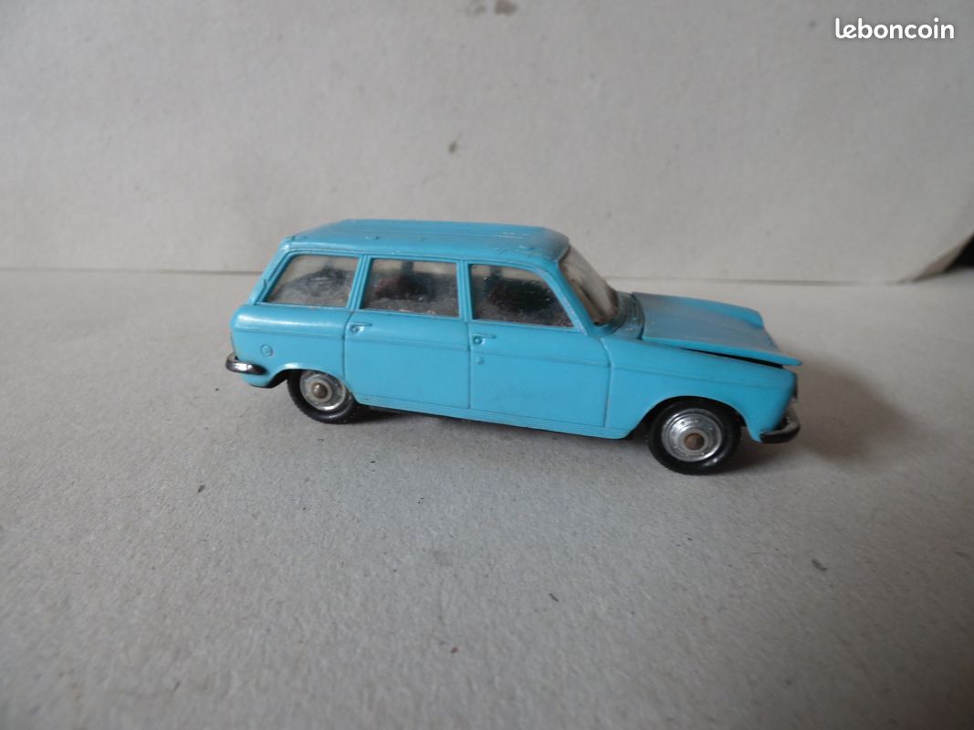 Norev Plastigam série C réf 32 : Peugeot 204 Break (Grège