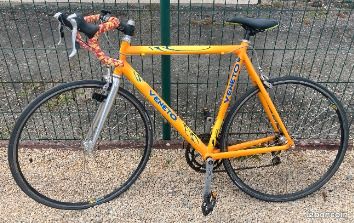 Deux vélos vintage (image 1)