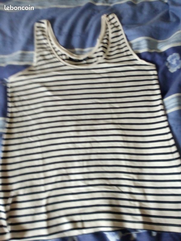 Tee shirt bleu et blanc taille 42 (image 3)