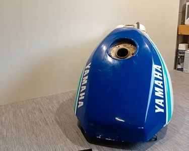 Réservoir à Essence Pour Yamaha FZ 750 (1989-1992) Modèle 2MG - Pièce D'occasion, Origine France