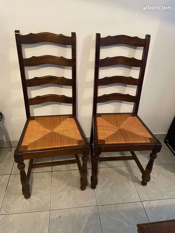 Chaises et table (image 1)