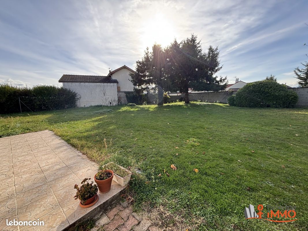 Maison 8 pièces 155 m² · à Bonson · 155 m² · 285 000 €