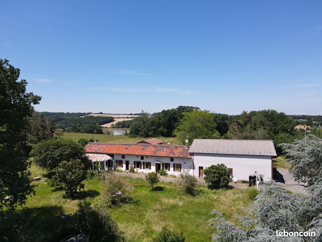 Maison 7 pièces 586 m² · à Sainte-Foy-de-Peyrolières · 586 m² · 325 500 €