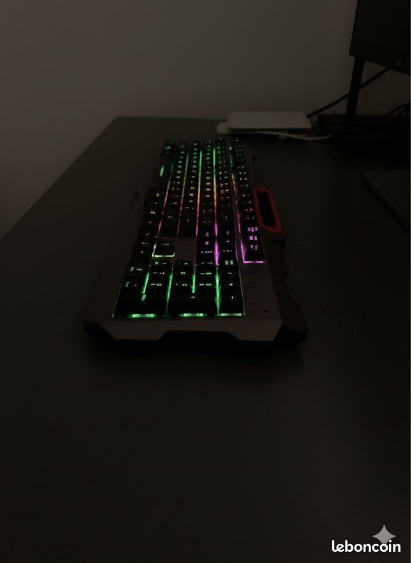 Clavier Gaming Mécanique Be Wave – AZERTY Français – Noir – LED – Filaire – Neuf