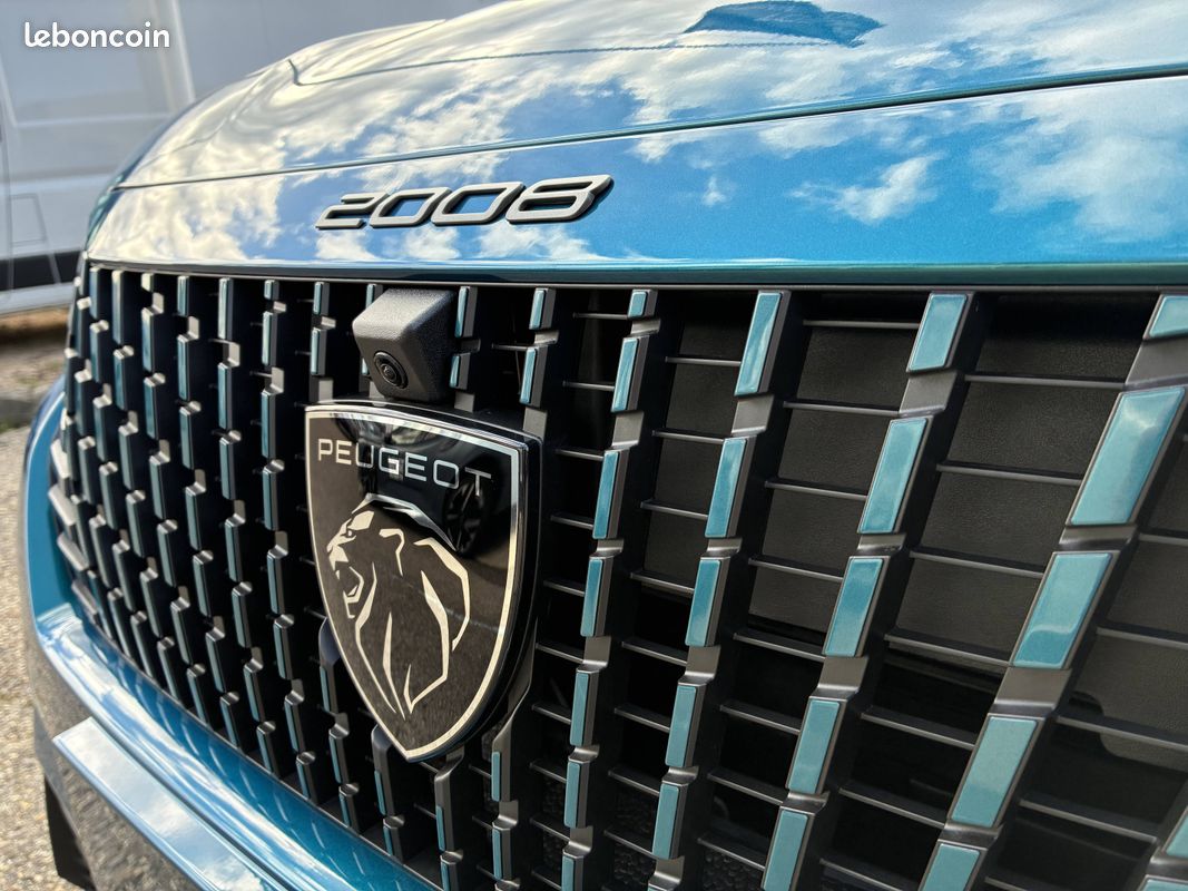 PEUGEOT 2008 Hybrid 110 e-DCS6 Allure (image 10)