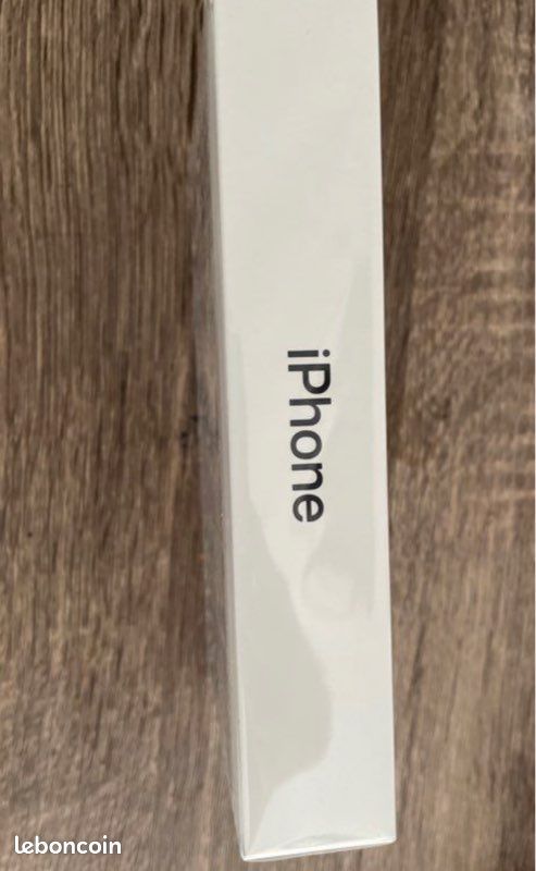 IPhone 12 noir neuf sous blister (image 1)