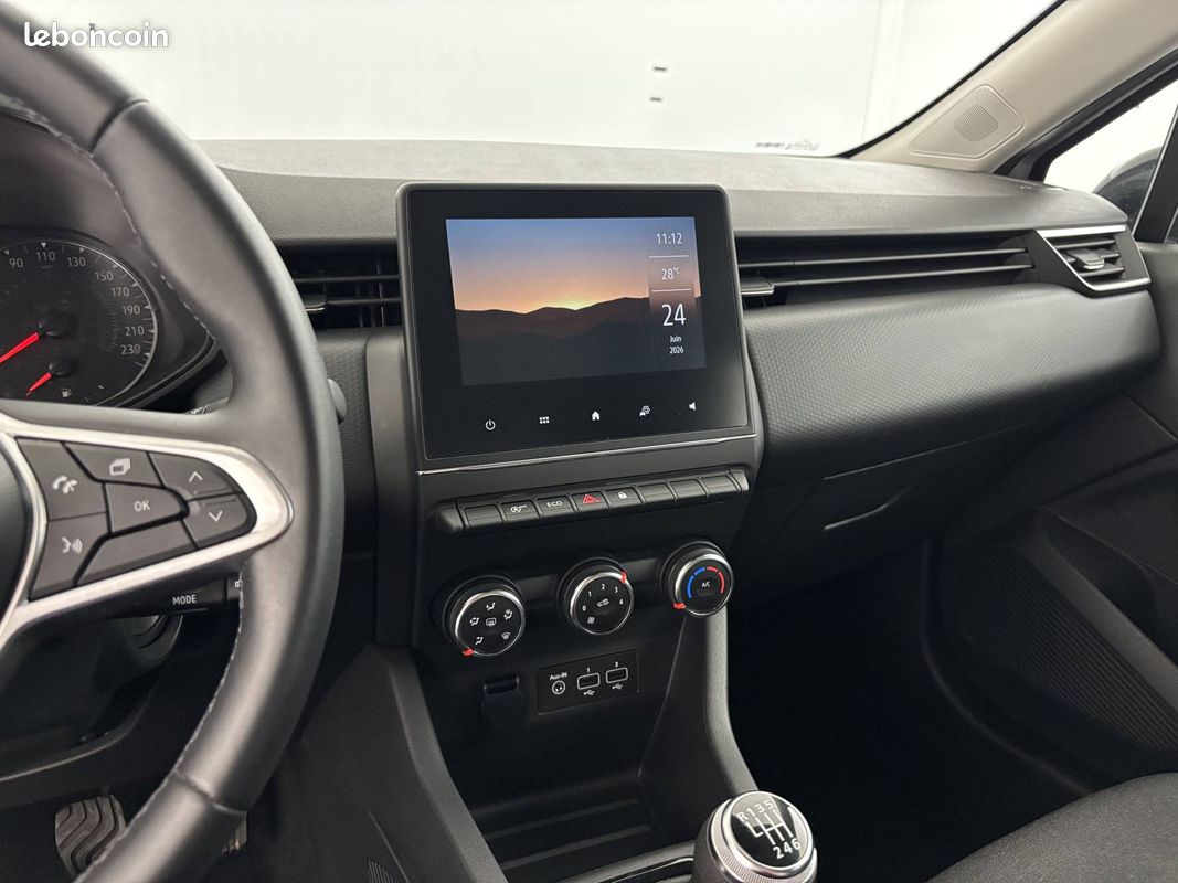 RENAULT Clio TCe 90 Equilibre (image 11)