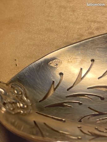 Enchères Lot 50 - Orfèvre : J.B. Pelle à tarte, le manche en argent